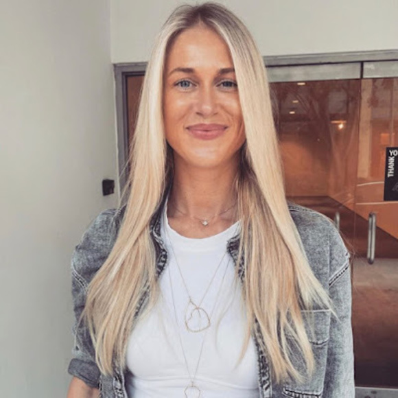 Meet your Posher, Sandra - Picture 1 of 1